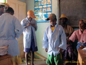 2011: Donne & Dore getting ready 4 seconday school