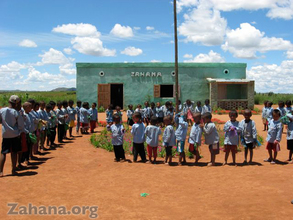 Children singing and dancing for the clebration