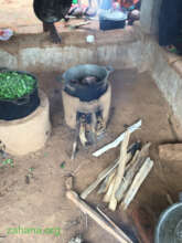 Cooking school lunch on improved cookstove