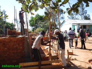 Building the second school building in Madagascar