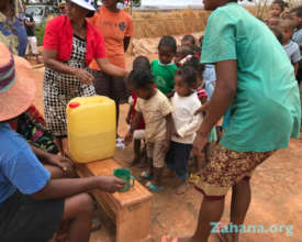 Washing hands before eating at the school