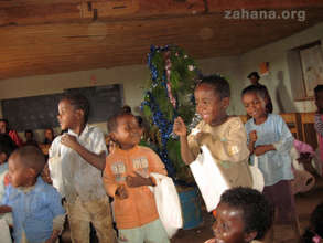 The Christmas tree in the classroom