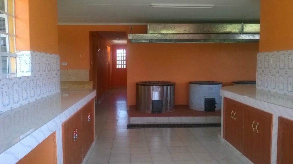 BUILDING THE KLAUS GRUENLING DINING HALL