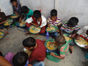 Midday meal to children