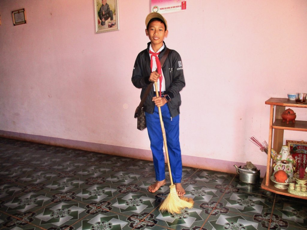 Photo Workshop for Orphans in Myitkyina, Myanmar