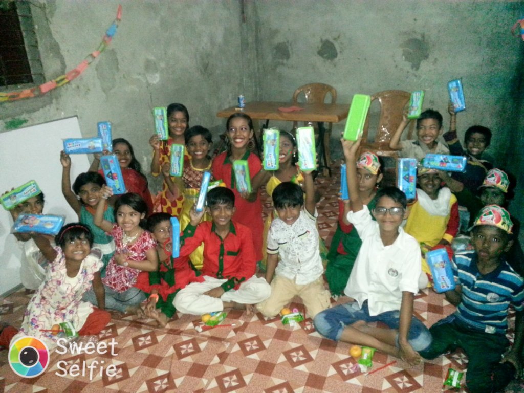 Educate 100 Slum Children in Bangladesh