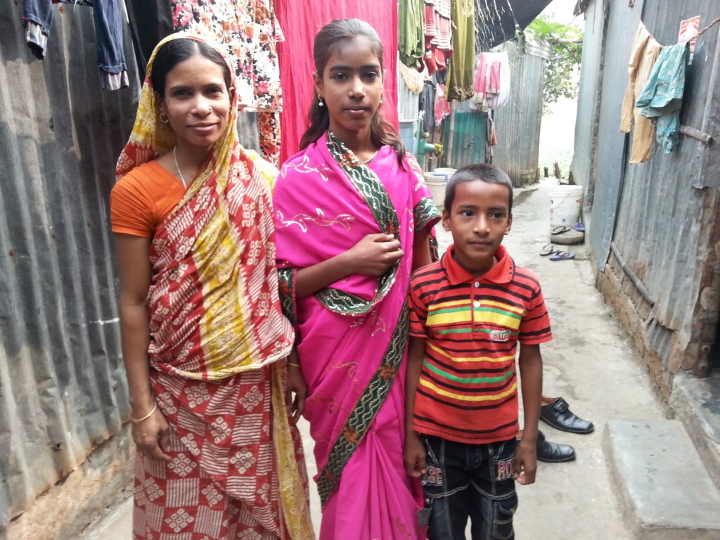 Educate 100 Slum Children in Bangladesh