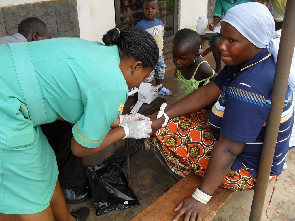 MOBILIZING COMMUNITY ACTION ON AIDS IN UGANDA