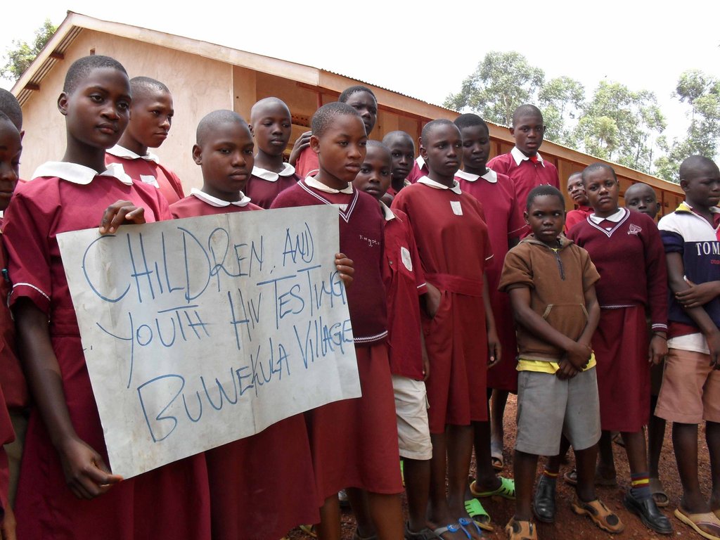 MOBILIZING COMMUNITY ACTION ON AIDS IN UGANDA