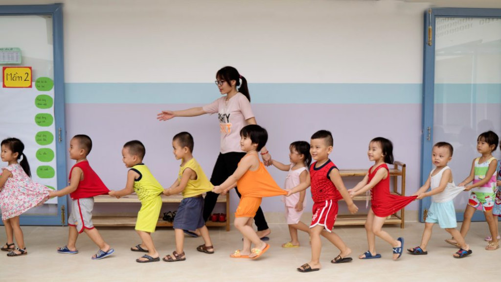Help care for preschoolers in Vietnam