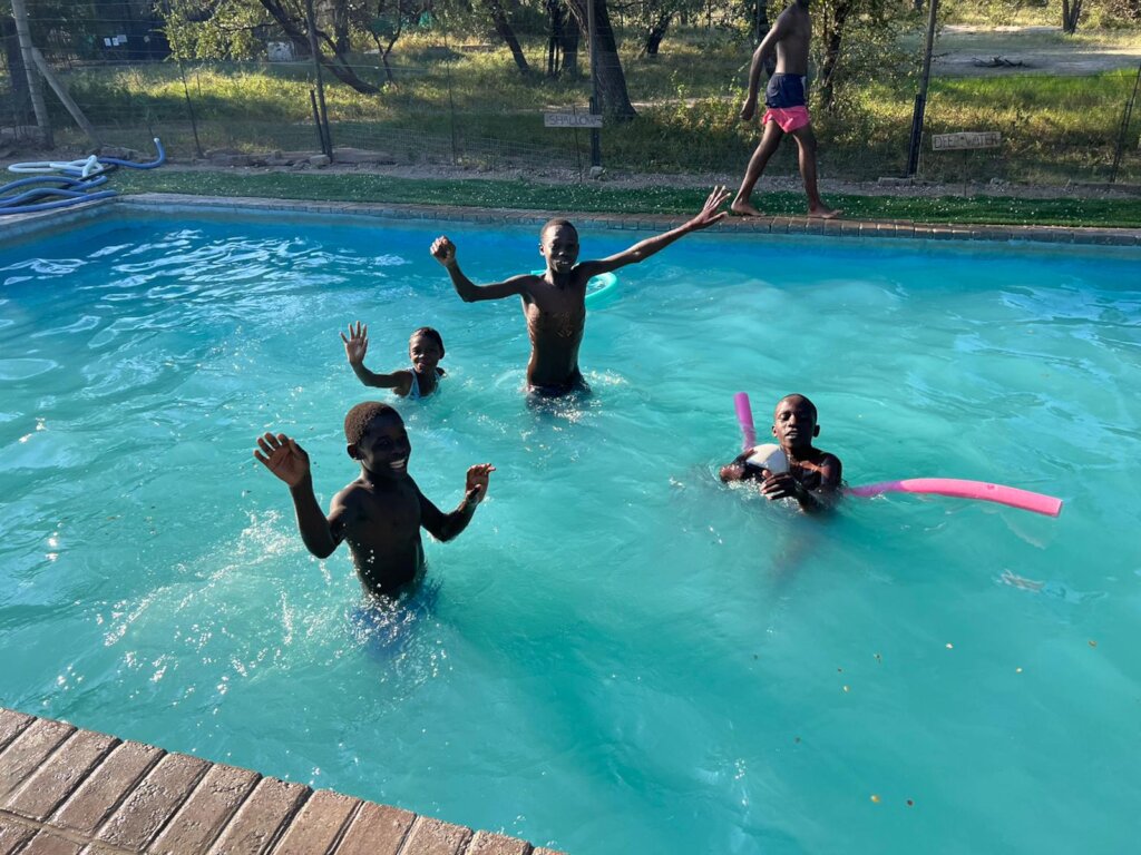 Fun time in the pool!!