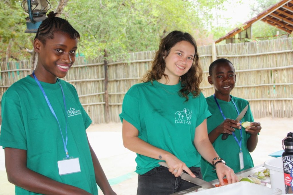 Children preparing the animal food