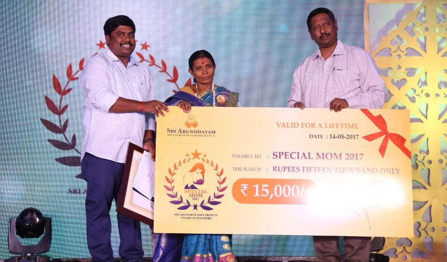 Sri Arunodayam's unique Mother's Day Award!