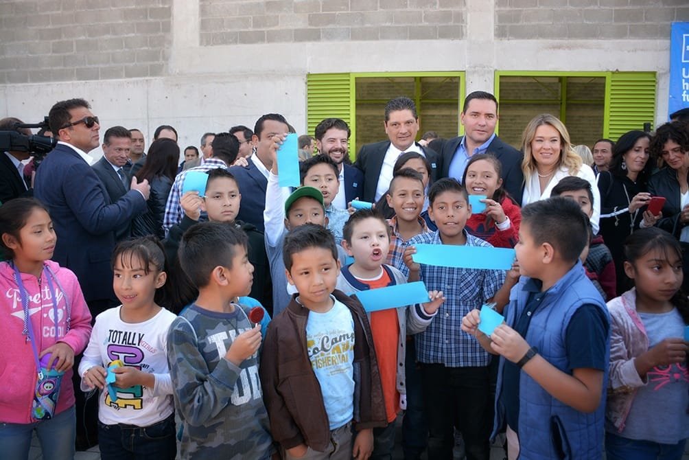 Opening doors to 2000 bright futures in Mexico