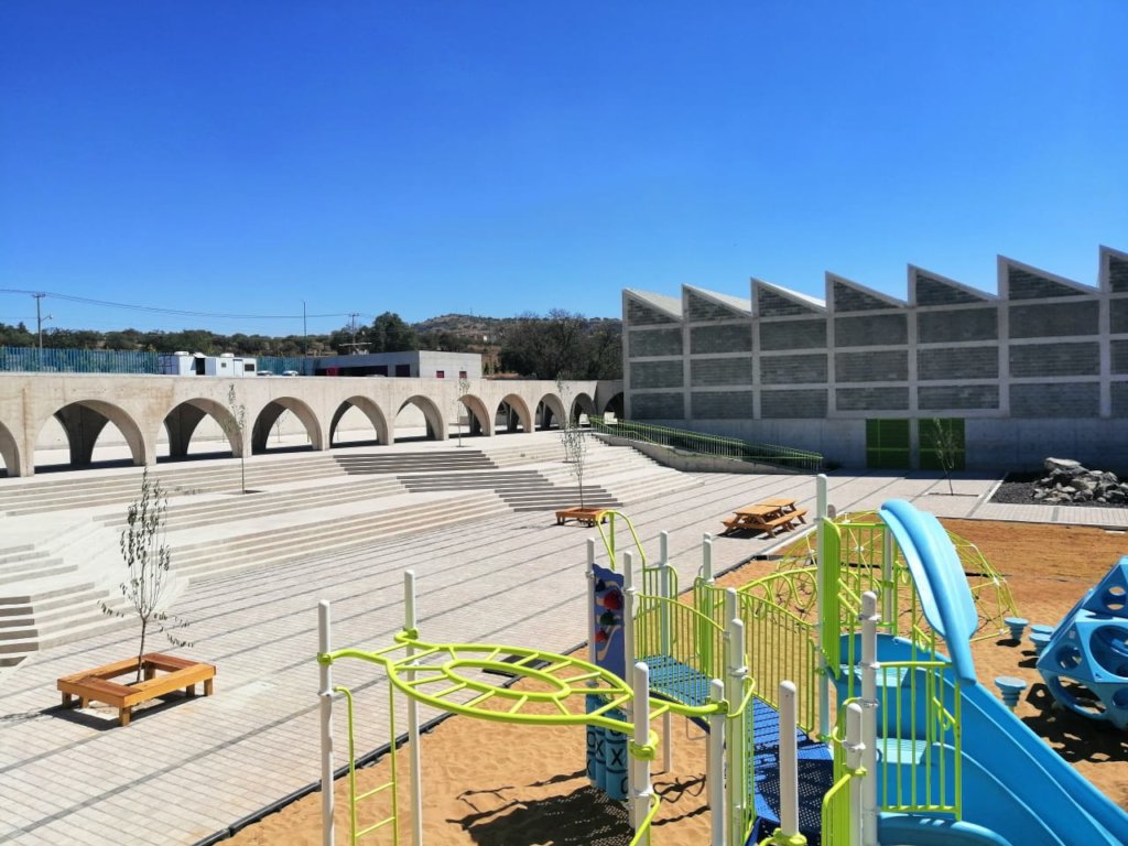 Opening doors to 2000 bright futures in Mexico