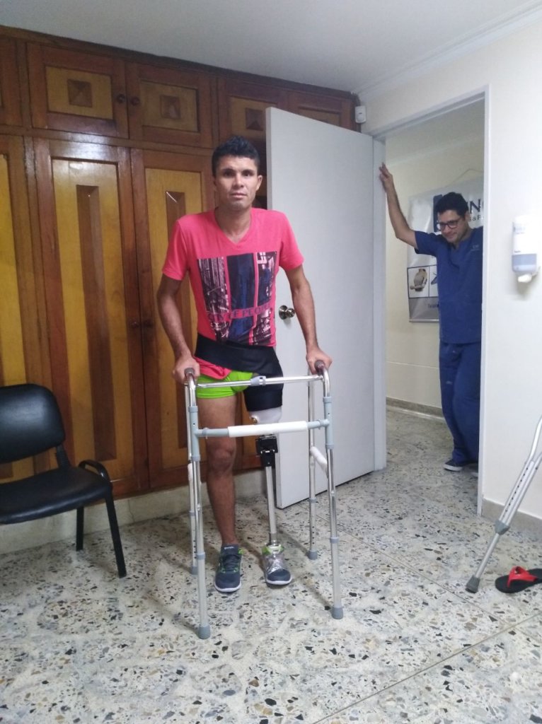 Donate and give a prosthesis!