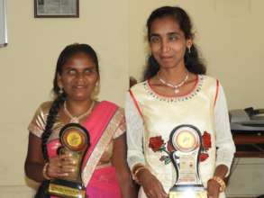 Mitra Jyothi students got Best Students award