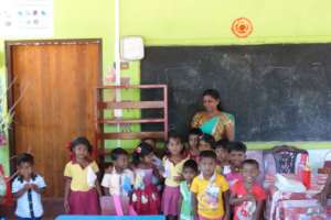K.V. Gunawathie & students, Dilena Tharu Pre-Schl
