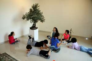 Museum photo kids