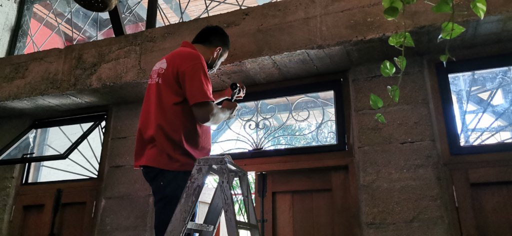 Installing facade windows and mosquito screens