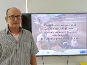 Carlos Mayo defending his doctoral thesis.