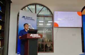 Gabriel C. presenting his thesis project