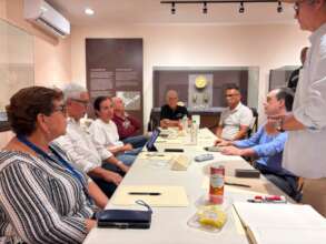 Meeting related to projects planned for El Cano.