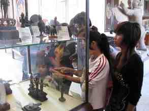 Girls at the museum, enriching their cultural heritage