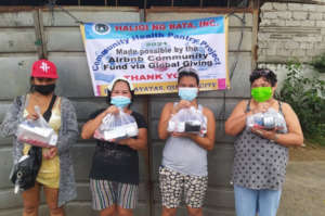 Payatas Residents with hygiene kits