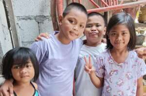 Filipino Children who will receive school supplies