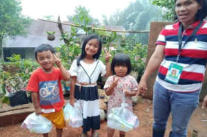 Bay-O Children with their hygiene kits