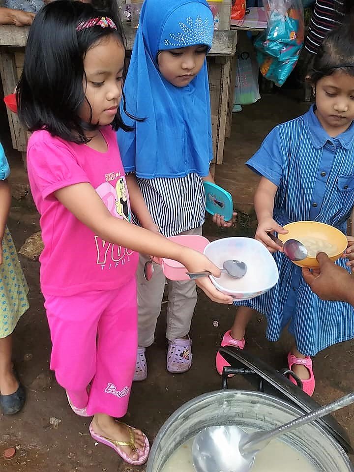 Water & Nutrition for Filipino Refugee Children