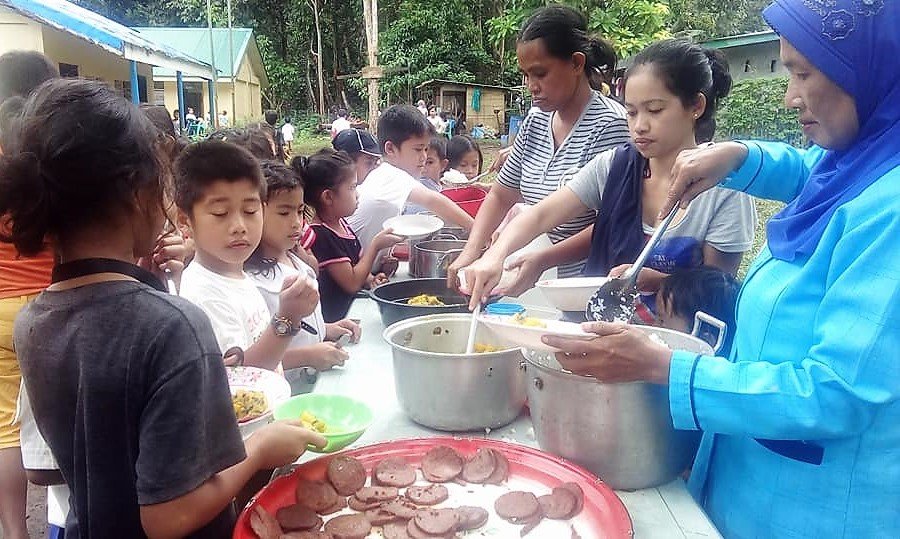 Water & Nutrition for Filipino Refugee Children