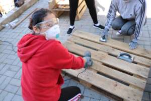 Implementing service learning projects