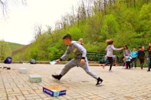 Learning to recycle through games