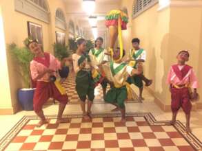 Our dancers at Raffles Hotell pre-COVID