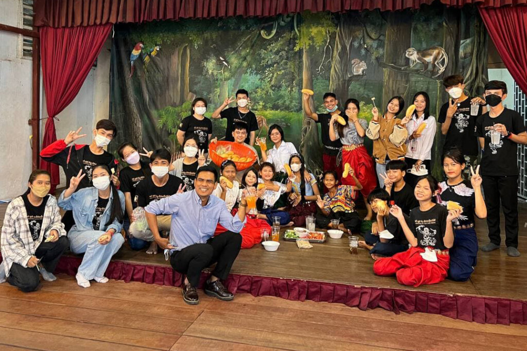 Lunch party  students & staff at Champey 3/22/2022