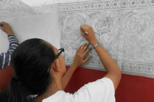 Student transfers Kbach design to walls