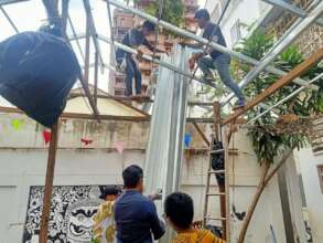 Building the new roof 1