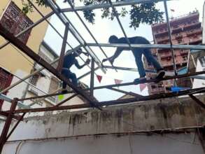 Building the new roof 2