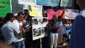 Youth Roma protest for their rights