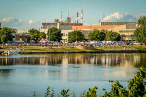 Community picnic at the Tribune