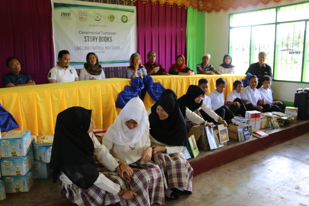 Give books for the kids of conflict-torn Marawi