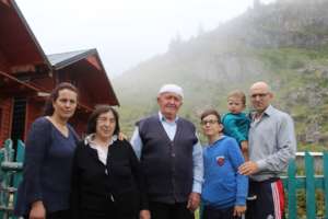 Nusha with husband Zenun & part of their family