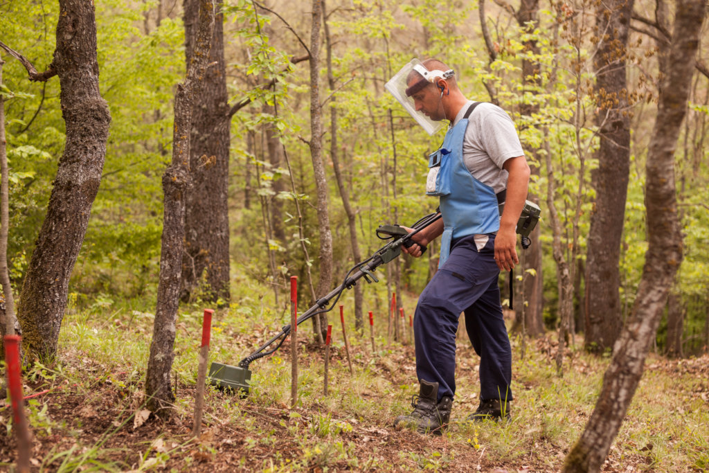 Removing mines to make families safe in Kosovo