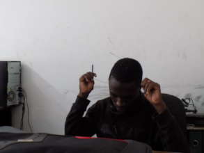 Kellyson Contemplates an Essay