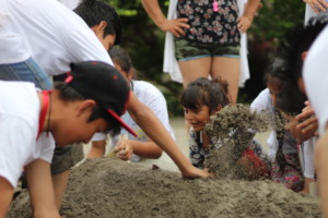 Playing with the sand :)