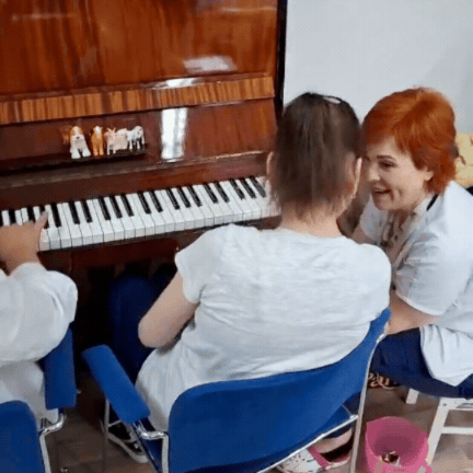 Diana finds her voice through music therapy