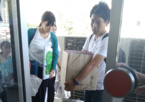 Delivering books to Tenno Megumi