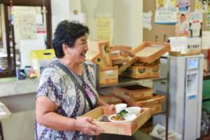 Assisting with hot meals